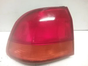 Conjunto de luz trasera trasera izquierda Honda Civic 1996-1998 sedán - Imagen 1 de 5