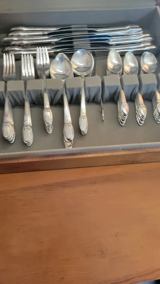 Cubiertos Rogers plateados 76 piezas "Primer amor" Foto 1 de 4