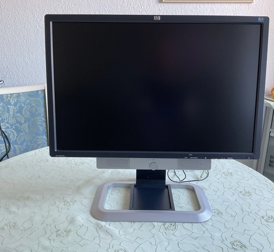 HP LP2475w Monitor 24 Zoll LCD S-IPS, 1920x1200 FullHD, DisplayPort HDMI DVI USB - Bild 1 von 4