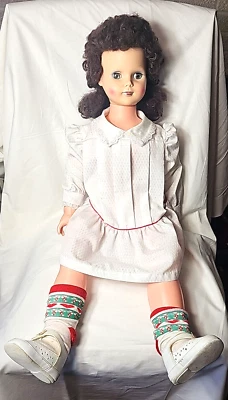 Vintage Raro Colecionável Uneeda (30" de altura) 3176 ME MOMLXXVl "wigged", pisca - Imagem 1 de 4