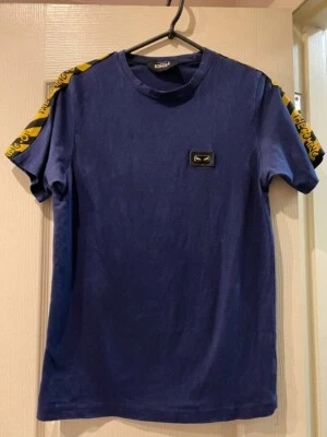 Camiseta Fendi Azul Marino con Logo Amarillo Ojos de Monstruo - Auténtica Ropa de Diseñador Foto 1 de 4