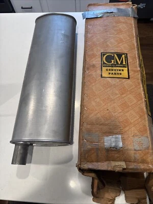 Nuevo de Lote Antiguo GM 3815511 Bajo Ruido LH Silenciador Lateral del Conductor 1953-1962 Chevrolet Corvette Foto 1 de 4