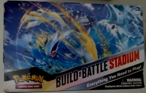 NUOVO E SIGILLATO! Pokemon TCG SILVER TEMPEST Costruisci e Battaglia STADIO 12 confezioni BOOSTER - Foto 1 di 8