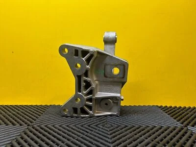 Range Rover Evoque 2018-2019 Upper Right Engine Mount LR095899 GJ32-6P096-AF - Image 1 of 4