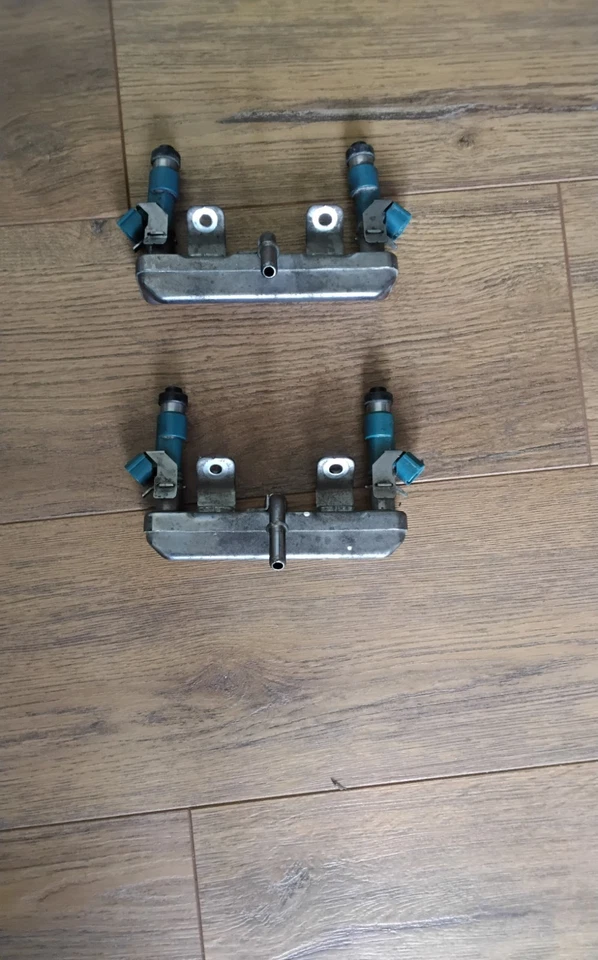 Fuel Injectors Set With Rail From 2015 Subaru XV Crosstrek  2.0 16611AA920 Gas - Image 1 of 1