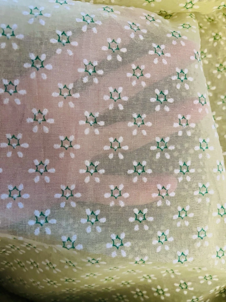 De Colección Amarillo Organdí Flocado Blanco Margarita Flocado Ligeramente Difuso Flocado 36"X18" Foto 1 de 4