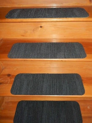 13 = Tapete para escada interna de degraus 8"" x 24"" - Imagem 1 de 4