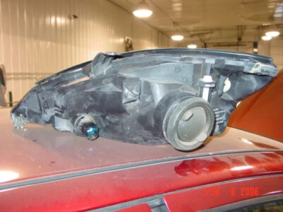 Conjunto de luz trasera izquierda usado se adapta a: Ford Focus SDN 2004 respaldo negro en carcasa Foto 1 de 2