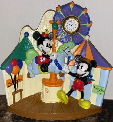 Estatueta vintage de relógio de carnaval Disney Seiko Mickey & Minnie  - Imagem 1 de 4