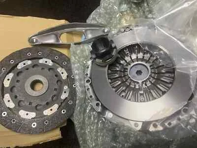 LUK CLUTCH KIT BMW  3ser e92 e93 F30 F80 320d 21207635808 21208631809 - Image 1 of 4