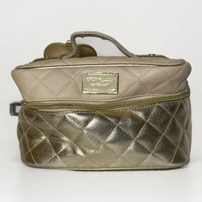 Bolsa acolchada para cosméticos Betsey Johnson rosa claro y dorado Foto 1 de 4