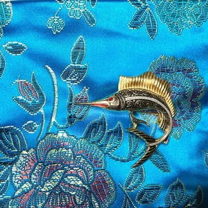 Marlin Swordfish Vintage Brooch with New Lined Brocade Pouch with Zipper & Snap  - Picture 1 of 11