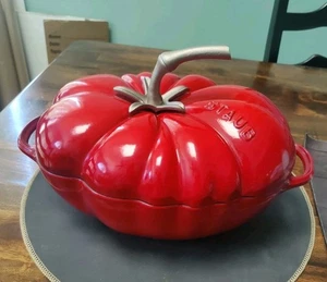 Staub Cast Iron 3 Quart Dutch Oven Tomato 25 - Picture 1 of 12