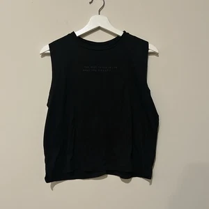 Camiseta sin mangas Good hYOUman negra blanca gráfica muscular deportiva mediana motivacional - Imagen 1 de 8