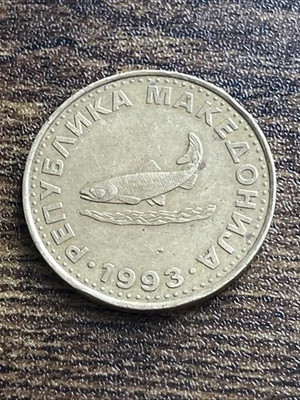 1993 North Macedonia 2 Two Denari Nickel-Brass Actual Coin TB7151* - Image 1 of 2