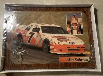 NASCAR Alan Kulwicki #7 1992 Winston Cup Reloj Placa Hooters Ford Thunderbird Foto 1 de 4