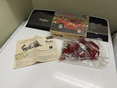VINTAGE ORIGINAL REVELL '51 FORD ANGLIA CAR MODEL KIT DRAG RACING OPEN BOX - Image 1 of 4