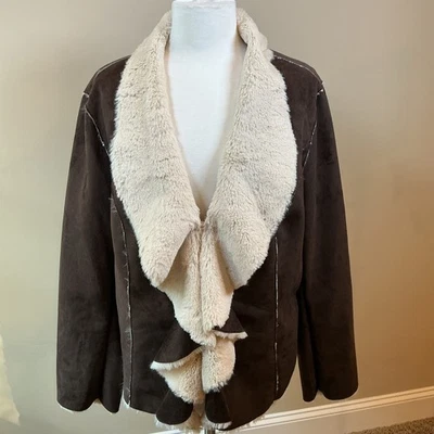 Chaqueta de gamuza sintética forrada Sherpa marrón nueva con etiquetas Torrid talla 2 precio de venta sugerido por el fabricante 88,50 USD nueva Foto 1 de 4