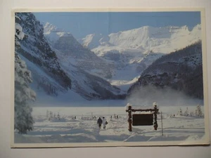 STAMPMART : CANADA LAKE LOUISE BANFF NATIONAL PARK POSTCARD USED TO MA USA - Picture 1 of 2