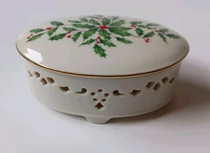 Lenox Porcelain Pierced Trinket Vanity Holly Box With Lid 5 Inches - Picture 1 of 5