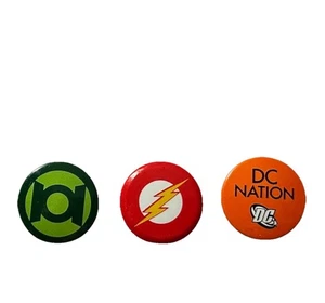 DC COMICS Bottoni Distintivi Pinback 1,25" Metallo • Set di 3 - Foto 1 di 4