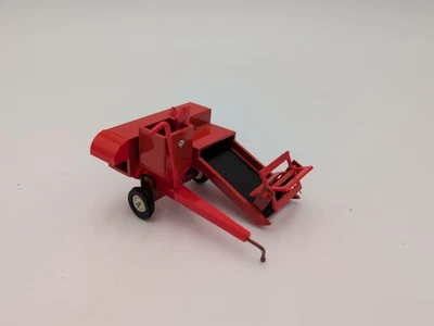 1/64 Custom Farm Toy Pull-Type Combine All Crop Allis Chalmers  - Image 1 of 3