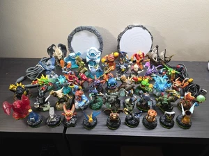 Skylanders Spyro’s Adventure Konvolut 45 Figuren + 2 Portale. 98% Komplettsatz. - Bild 1 von 16