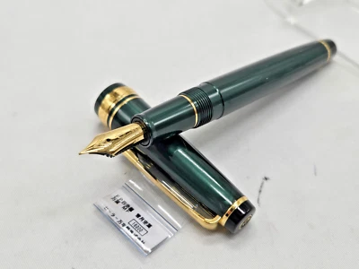 Sailor Fountain Pen SHIKIORI Dark Green Setsugetsu Soraha Manyo MF+convereter - Image 1 of 4