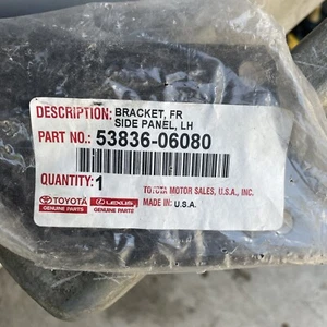 Genuine Toyota OE Bracket, Fr Side Pan 53836-06080 - Bild 1 von 1