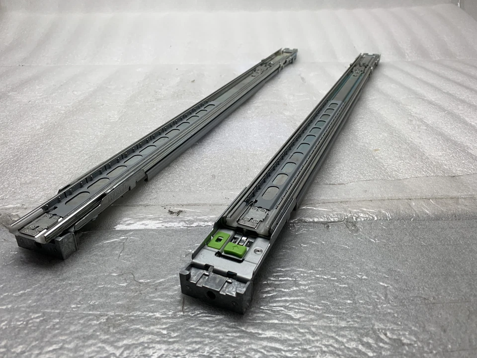 NEW CISCO 800-43376-02, Ball Bearing Server Rack Cabinet Rail Kit - Image 1 of 4