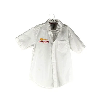 Camisa In 'N' Out Burger para niño blanca con logotipo abotonado manga corta talla mediana 8 Foto 1 de 4