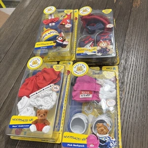 Lote de 4 accesorios Build A Bear nuevos. Mochila de mezclilla, cumpleaños, rosa, con suscripción - Imagen 1 de 15
