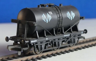 Lima 305642 Milk Tanker "IMS"" in Black Livery, Excellent, Boxed - Image 1 of 4