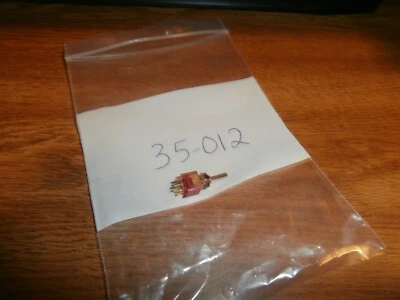 Mini interruptor de palanca de encendido y apagado GC Electronics 35-012 DPDT, NUEVO EN STOCK Foto 1 de 3