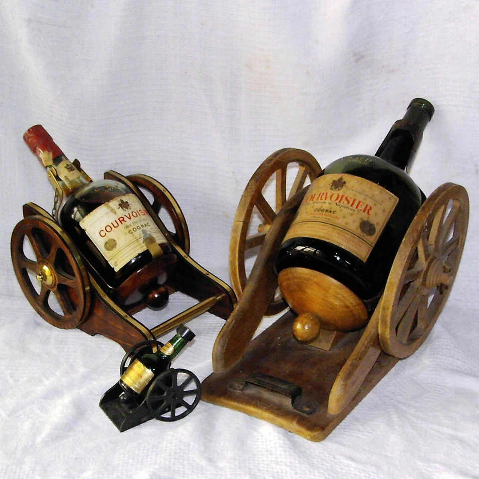 lot de 3 formats de présentoirs canon cognac COURVOISIER VSOP années 70. SUPERBE - Photo 1/1