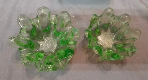 Juego de 2 ceniceros de anidación de vidrio artístico soplado a mano verde de 5" y 4" usados en excelente estado Italia - Imagen 1 de 4