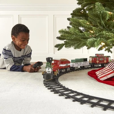 HAMMACHER SCHLEMMER LIONEL CLASSIC NORTH POLE CENTRAL LINES CHRISTMAS TRAIN SET - Image 1 of 4