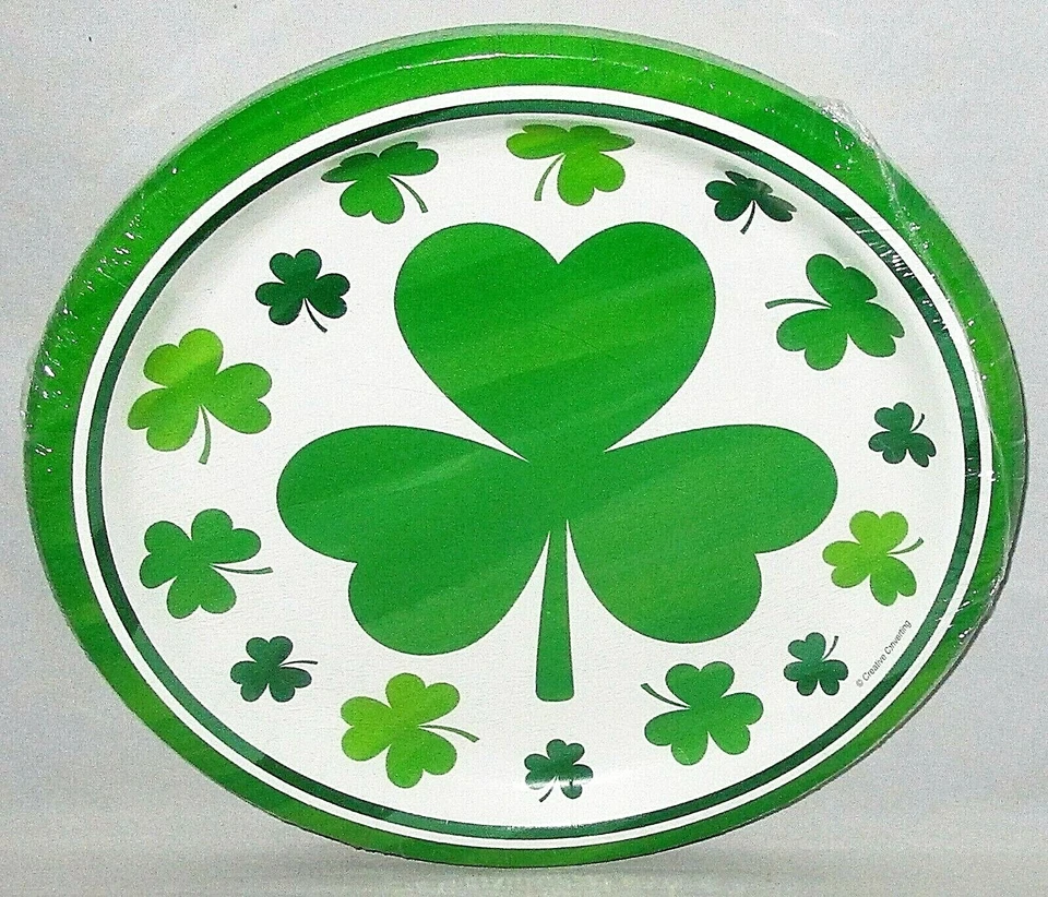 ST PATRICK'S DAY LUNCHEON Paper Plates 10 ct  8 3/4" Dia.  IRISH SHAMROCKS - Image 1 of 1