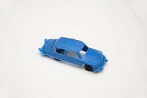 CITROËN DS 19 MONTAPLEX COCHE MINIATURA FABRICADO EN PLÁSTICO BLANDO AÑO 60/70 - Imagen 1 de 3