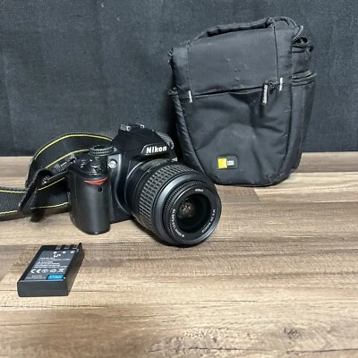 Nikon D3000 Digital Camera w/ AF-S DX Nikkor 18-55mm 1:3.5-5.6G VR Lens Bag - Image 1 of 4