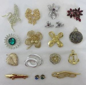 15pc Lot Brooch/Pins Trifari Coro Carolee Sarah Coventry Corn Monet Car Scarab - Picture 1 of 24