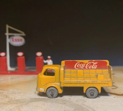 Moko Lesney Matchbox Karrier Bantam Coke Truck 37A - Uneven Load - Image 1 of 4