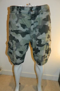 Vintage O'Neill Surfing Cargo shorts Camo print size 34 (AD911) - Picture 1 of 11