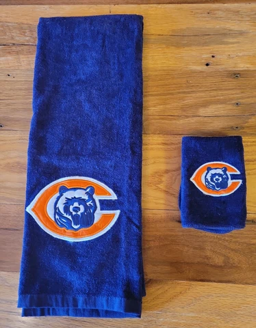 Vintage Team NFL Chicago Bears  40" X 22" Towel & 11" x 11" Matching Washcloth Cover