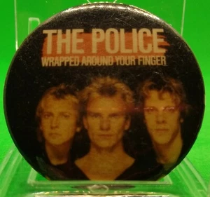 1.75" Vintage The Police Wrapped Around Your Finger Pin Button - Bild 1 von 2