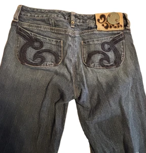 House Of Dereon Jeans Blue Denim Flared Embroidered Low Rise Womens 28 / 6 - Picture 1 of 8