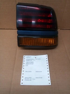 Lámpara de luz trasera Pontiac Sunbird 1988-1991 lado derecho del pasajero  Foto 1 de 3