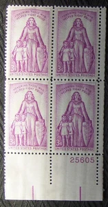 US 3¢ stamp SC #1087 Fight Polio MNH 1957 Plate block with fault. - Picture 1 of 6