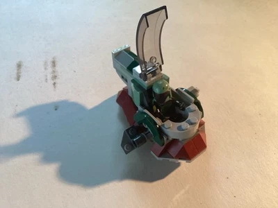 Lego Slave II con minifigura de Boba Fett  Foto 1 de 3