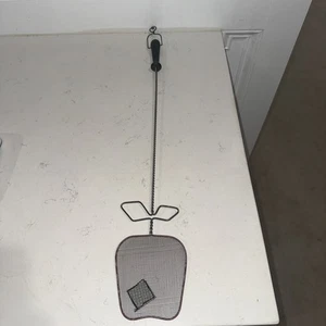 Vintage Fliegenklatsche Apfelform Metall Drahtgeflecht Holzgriff Landhaus Deko - Bild 1 von 4